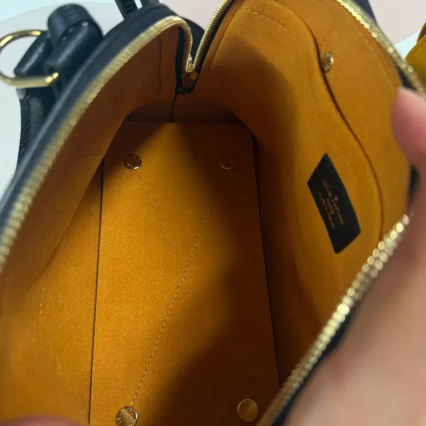 [BUNJANG] Louis Vuitton Alma BB Black Handbag / 루이비통 앙프렝뜨 알마 BB 블랙