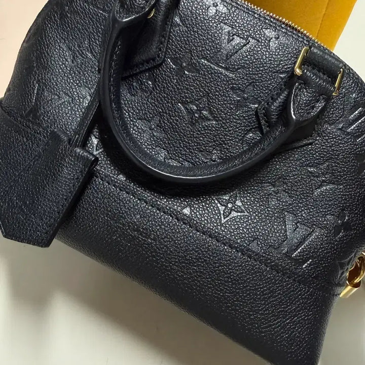 [BUNJANG] Louis Vuitton Alma BB Black Handbag / 루이비통 앙프렝뜨 알마 BB 블랙