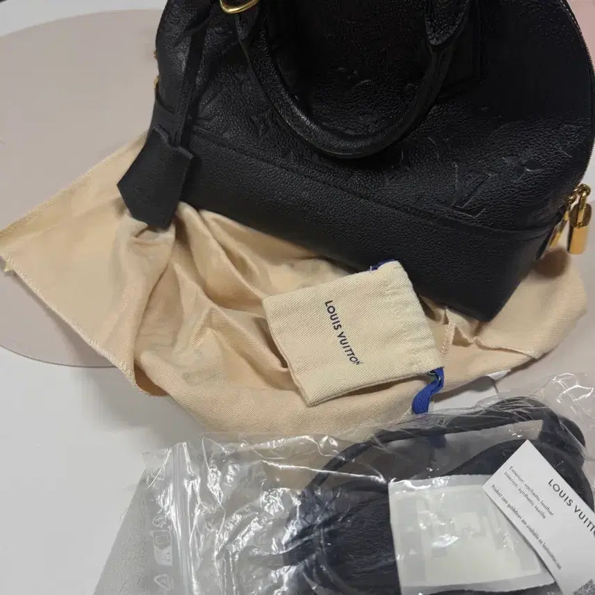 [BUNJANG] Louis Vuitton Alma BB Black Handbag / 루이비통 앙프렝뜨 알마 BB 블랙