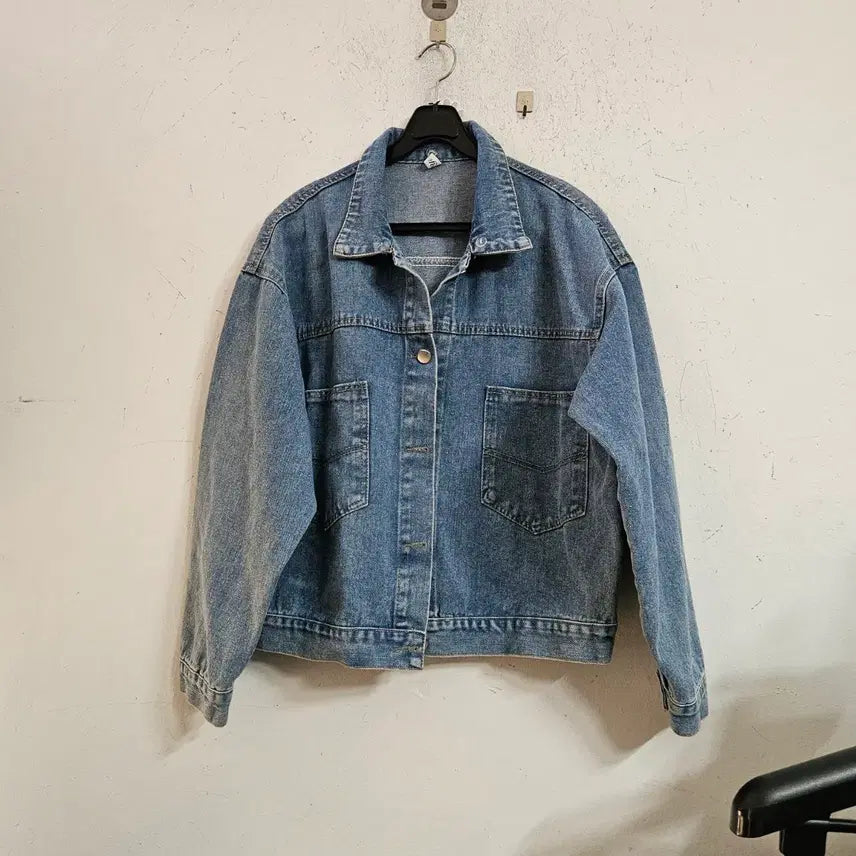 [BUNJANG] Love Patch Denim Jacket / 러브 패치 데님 청자켓