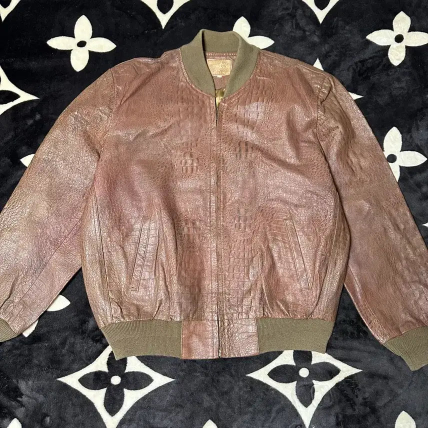 [BUNJANG] Real Crocodile Leather Varsity Jacket / 남성 악어가죽자켓 리얼레더 바시티자켓