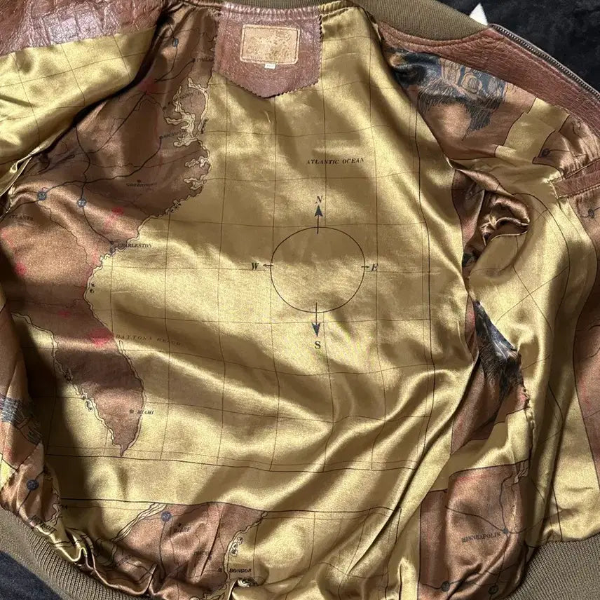 [BUNJANG] Real Crocodile Leather Varsity Jacket / 남성 악어가죽자켓 리얼레더 바시티자켓