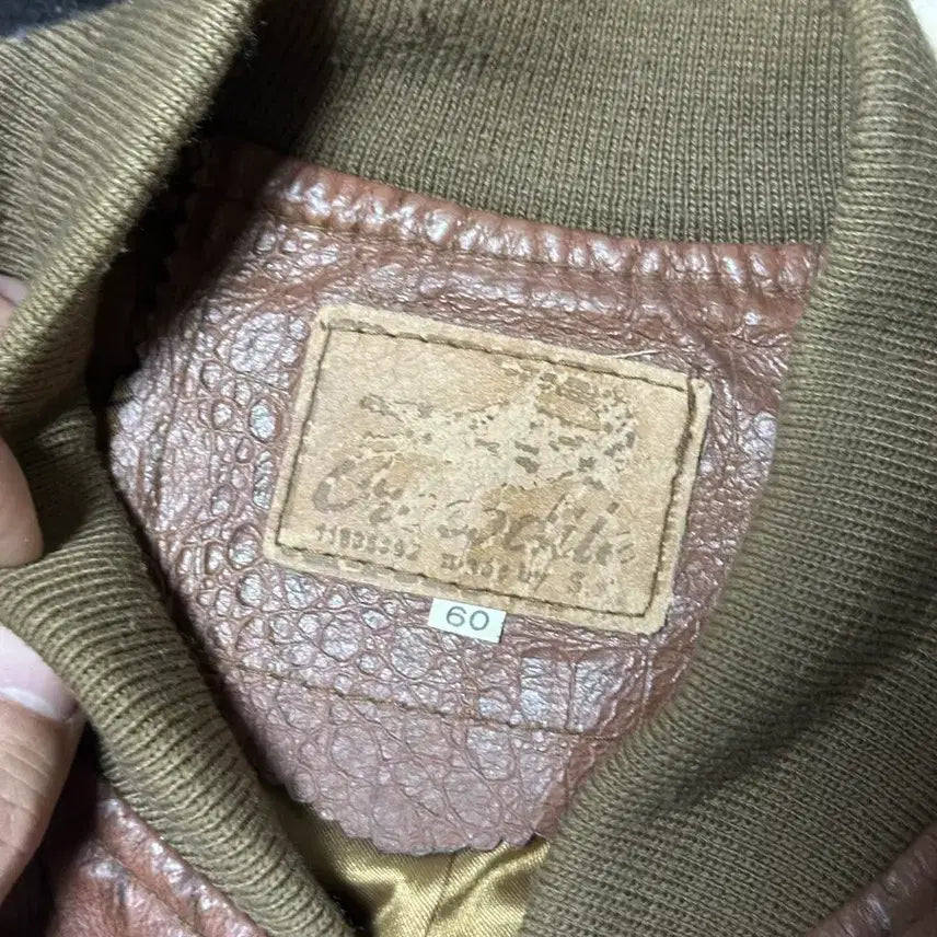 [BUNJANG] Real Crocodile Leather Varsity Jacket / 남성 악어가죽자켓 리얼레더 바시티자켓