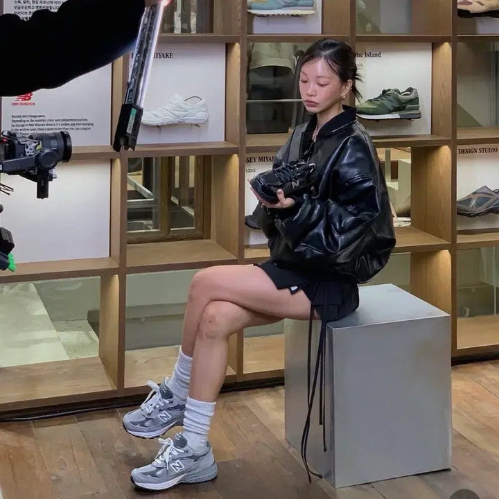 [BUNJANG] Slowgarmets MA-1 Leather Bomber Jacket / 슬로우가먼츠 패딩 레더 봄버 자켓 MA-1 (설쁘 착용)