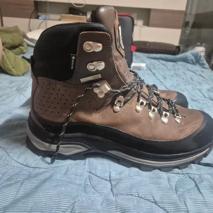 [BUNJANG] K2 Hiking Boots 275 - Good Condition / k2 고어텍스 중등산화 275 상태양호