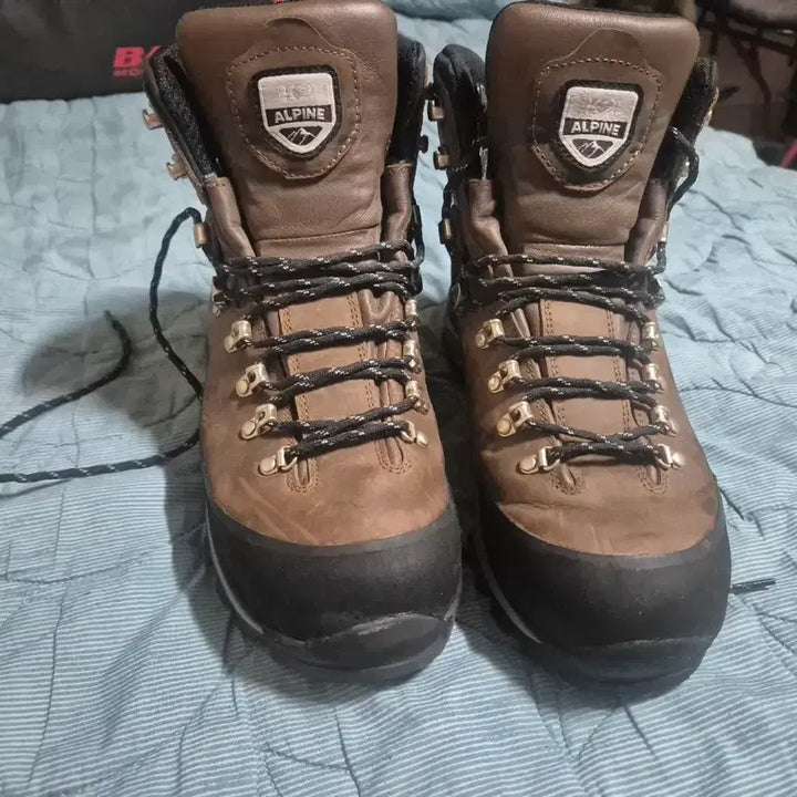 [BUNJANG] K2 Hiking Boots 275 - Good Condition / k2 고어텍스 중등산화 275 상태양호