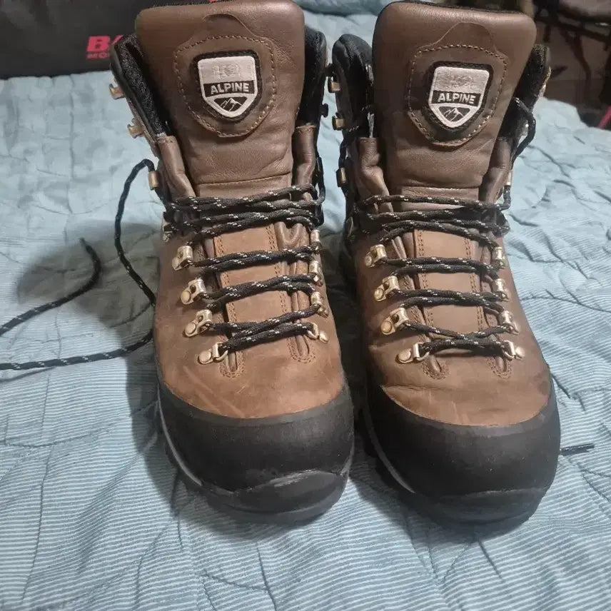 [BUNJANG] K2 Hiking Boots 275 - Good Condition / k2 고어텍스 중등산화 275 상태양호