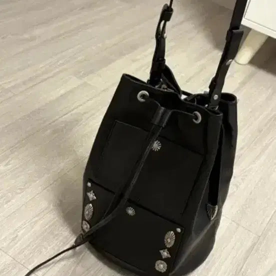 [BUNJANG] TOGA Archives Leather Drum Bag - Black / TOGA 토가 아카이브스 레더 드럼백 블랙 os