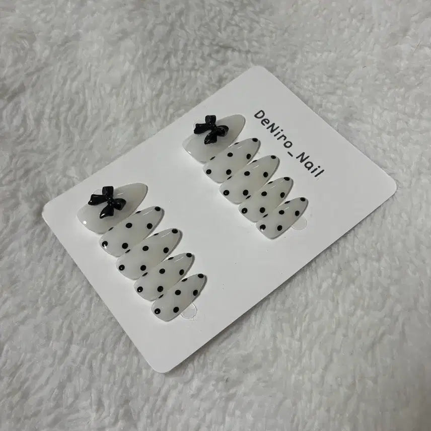 [BUNJANG] Black Ribbon Dot Handmade Nail Tips / 블랙리본도트 수제네일팁 <3