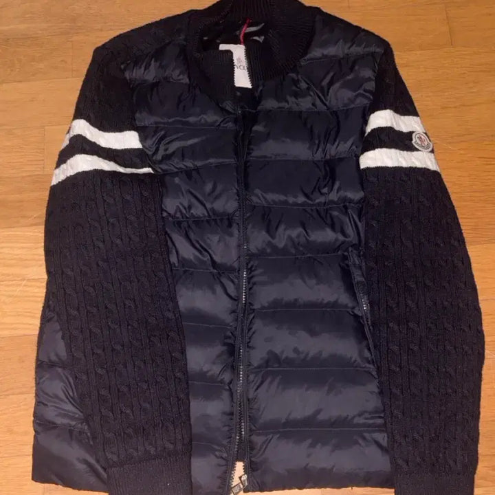 [BUNJANG] Moncler Knit Padded Jacket / 몽클레어 니트패딩 판매합니다