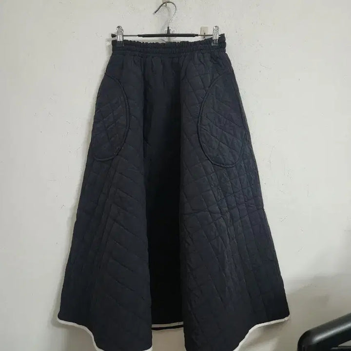 [BUNJANG] Quilted Long Skirt Black / 누빔 퀼팅 롱 스커트 블랙
