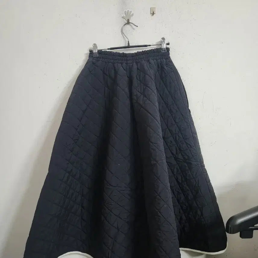 [BUNJANG] Quilted Long Skirt Black / 누빔 퀼팅 롱 스커트 블랙