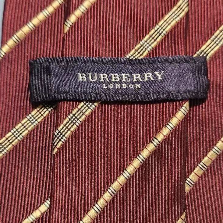 [BUNJANG] Burberry Wine Stripe Necktie / 버버리 와인색 스트라이프 넥타이