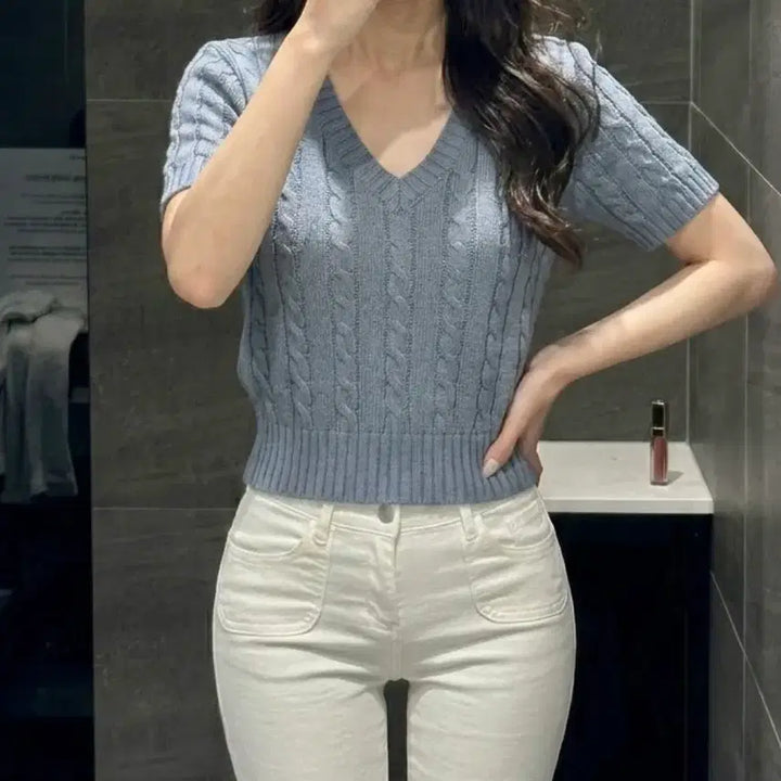 [BUNJANG] V-Neck Cable Knit Top / V넥 케이블 반팔 니트 하늘색