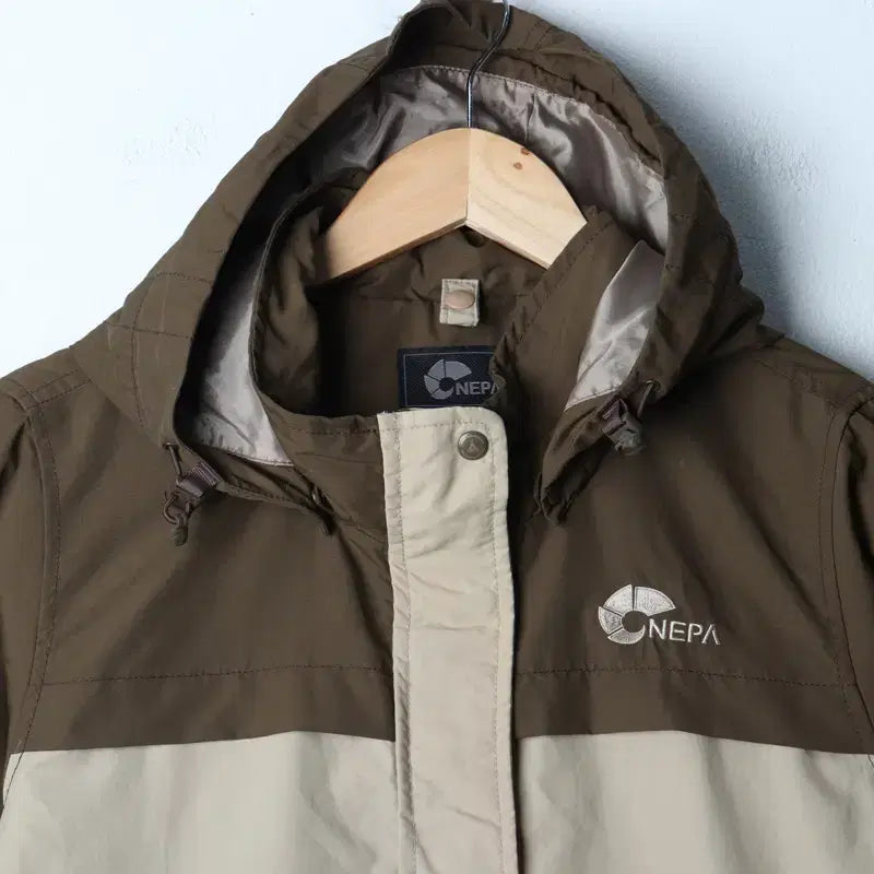 [BUNJANG] Nepa Zip-Up Windbreaker Jacket Beige Brown / W(M-L) 네파 집업 바람막이 점퍼자켓 베이지 브라운 롱-17594