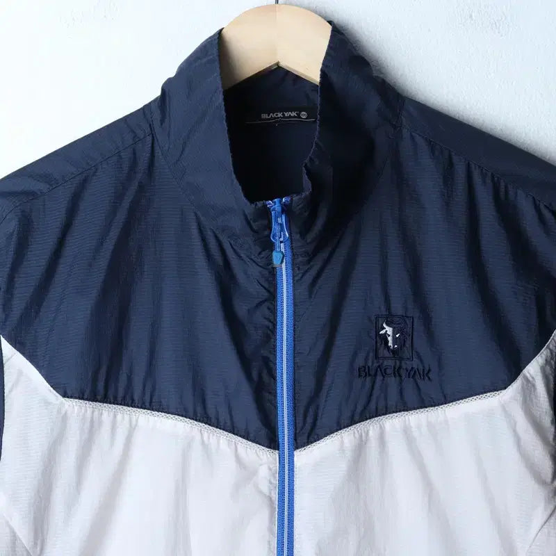 [BUNJANG] Black Yak Lightweight Navy Windbreaker Jacket / (L) 블랙야크 집업 바람막이 점퍼자켓 경량 네이비 올드스쿨-175A0