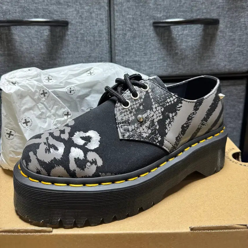 [BUNJANG] Dr. Martens 1461 Quad Zebra Vex Max Boots / 닥터마틴 워커 1461 쿼드 제브라 uk4 (230-240) 벡스 맥스