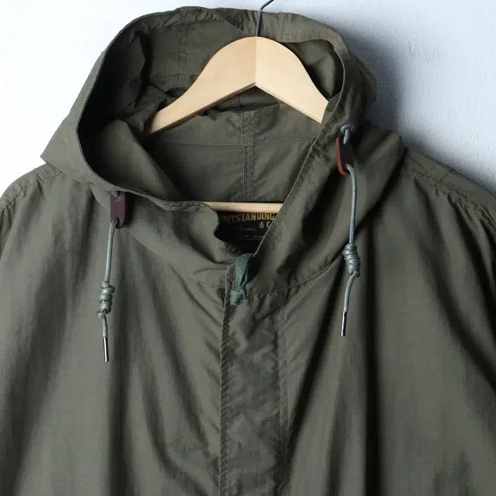 [BUNJANG] Outsanding Windbreaker Jacket / (L-2XL) 아웃스탠딩 집업 바람막이 점퍼자켓 피쉬테일-175BC