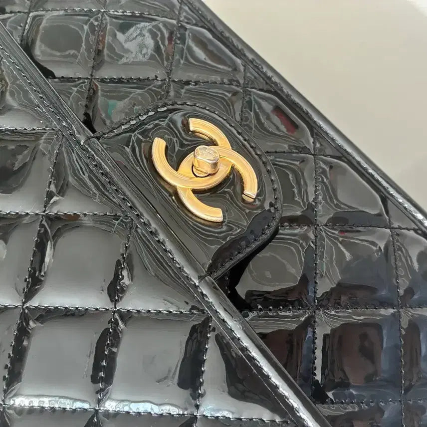 [BUNJANG] Chanel Patent Leather Backpack / 샤넬 페이던트 백팩