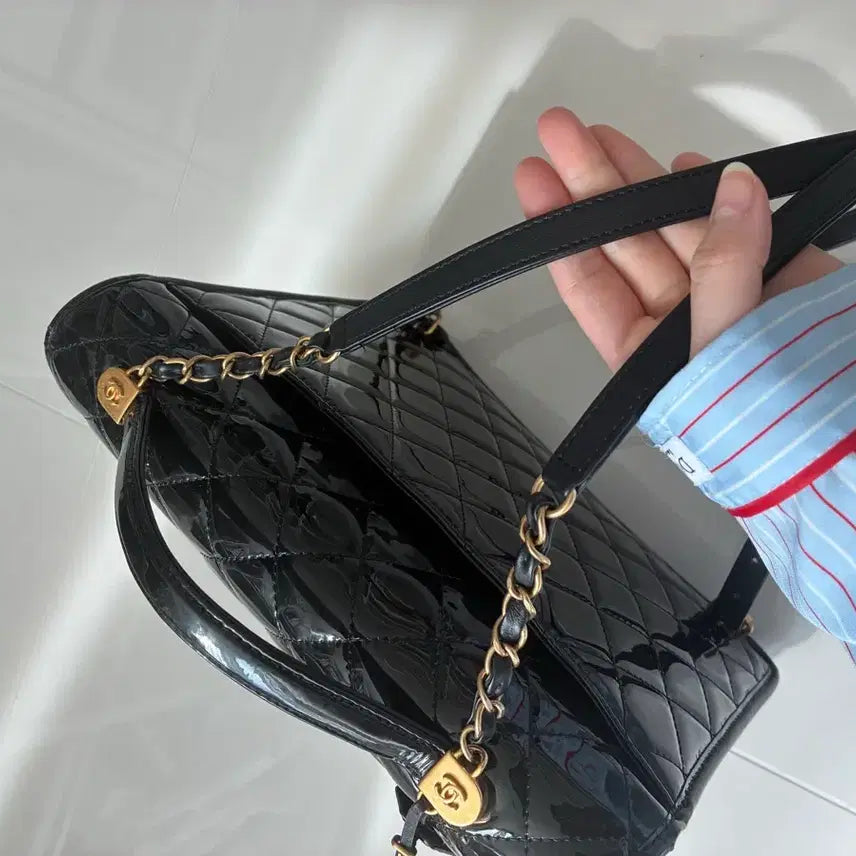 [BUNJANG] Chanel Patent Leather Backpack / 샤넬 페이던트 백팩