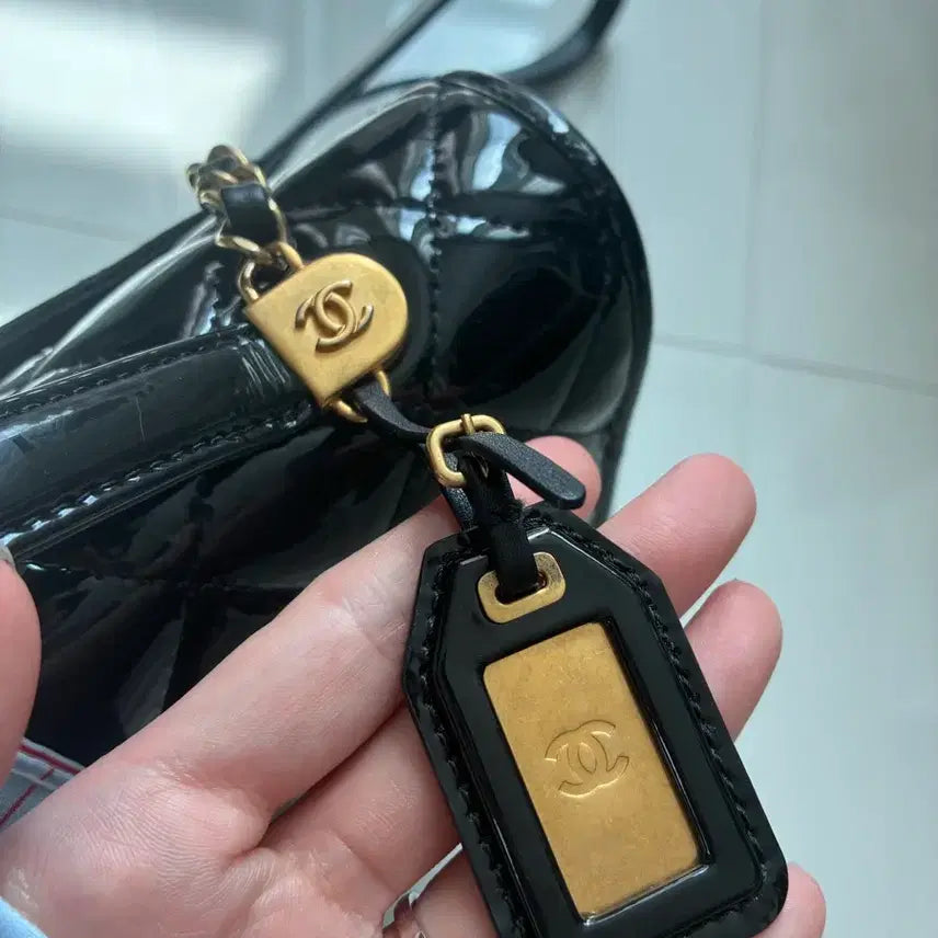 [BUNJANG] Chanel Patent Leather Backpack / 샤넬 페이던트 백팩