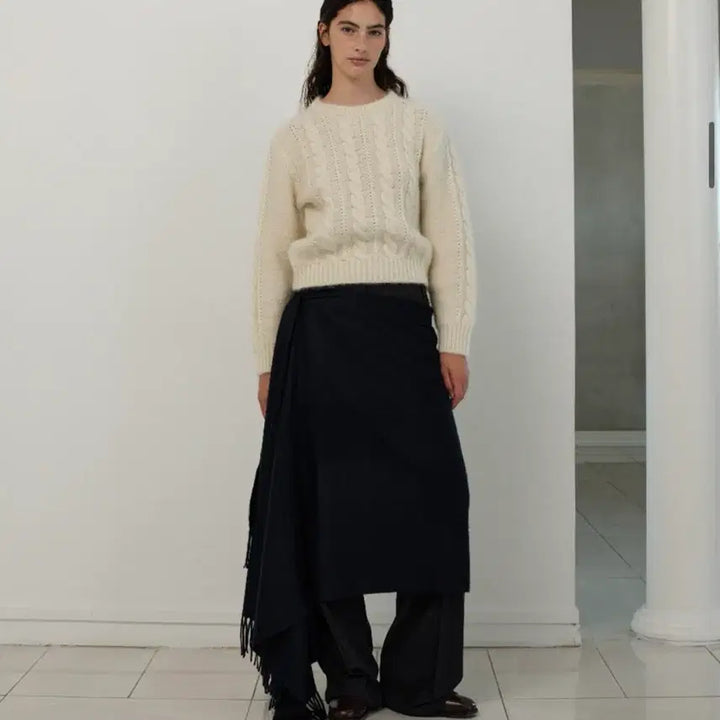 [BUNJANG] The Barnet Pope Cable Knit Sweater / 더바넷 pope cable knit