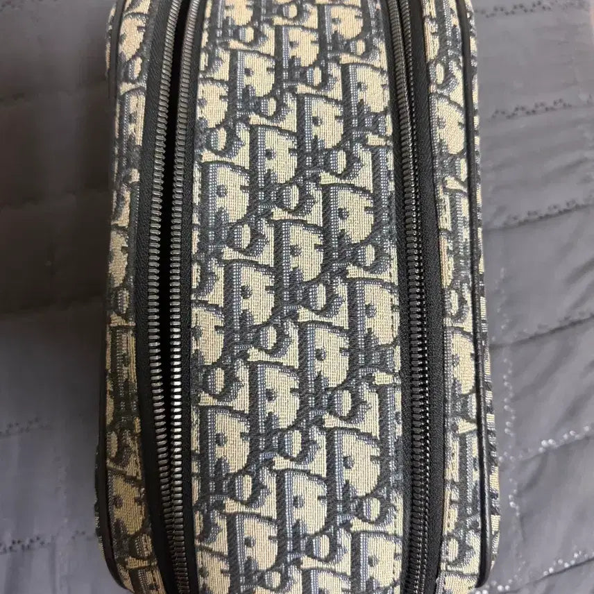 [BUNJANG] Dior Toiletries Bag / 토일레트리 디올