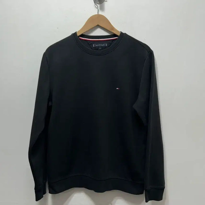 [BUNJANG] Tommy Hilfiger Black Sweatshirt L / 타미힐피거 블랙 맨투맨 티셔츠 L
