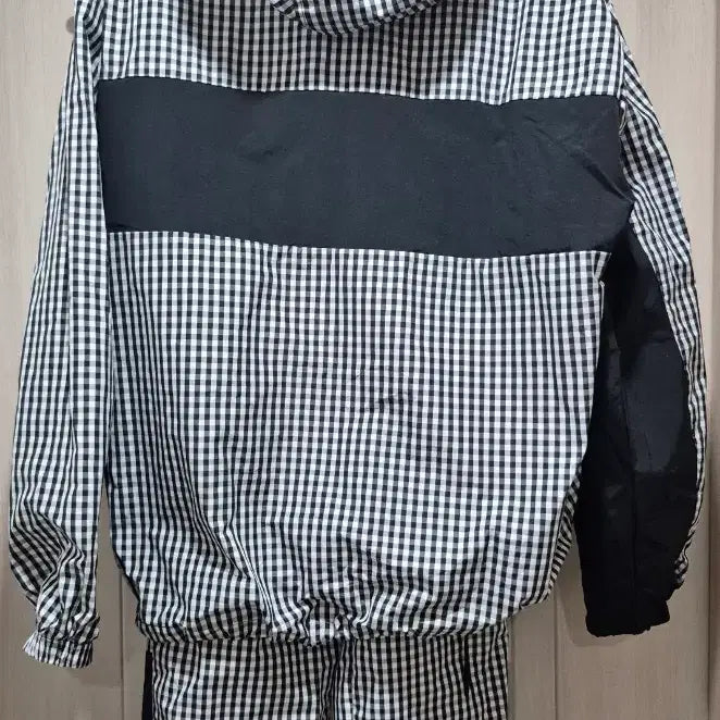 [BUNJANG] Gingham Check Windbreaker Training Set / 깅엄체크 바람막이 트레이닝 세트 보관만 한 새상품 (~상의는 110까지)