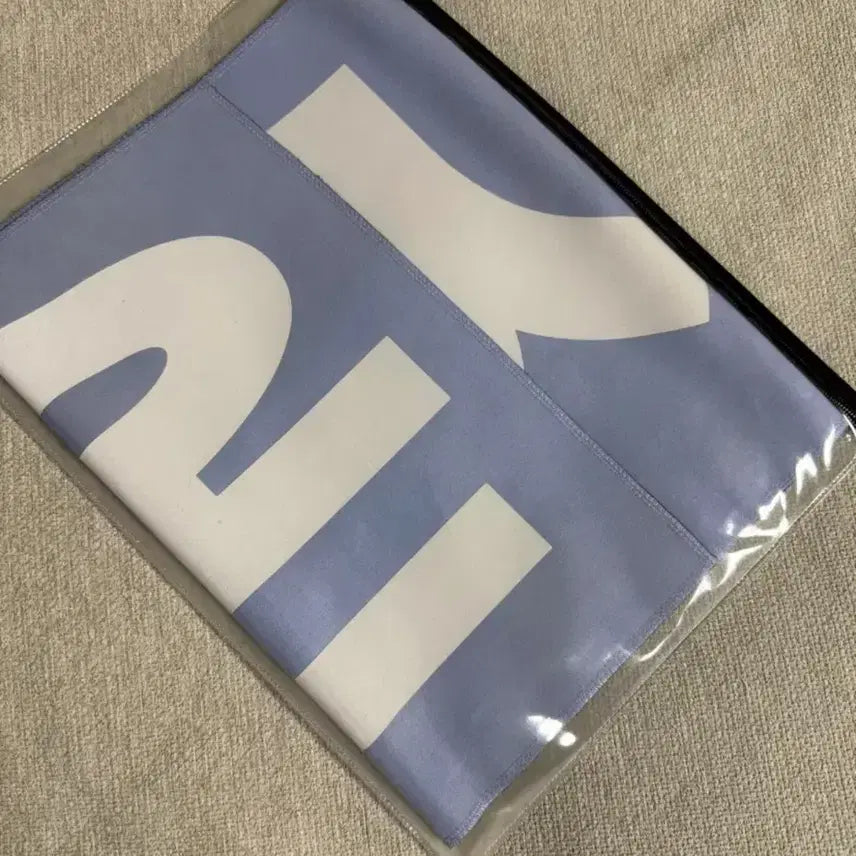 [BUNJANG] Sion Slogan &amp; Photocard Holder Bundle / 시온 슬로건 / 포카홀더 덤 제공