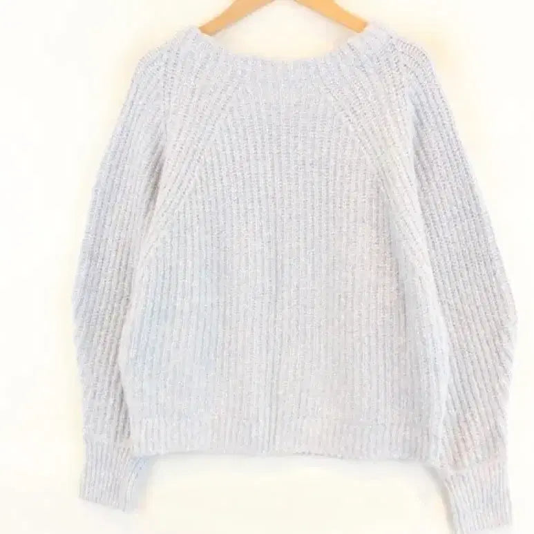 [SOLD OUT] a.v.v standard 하늘색 레글런 니트 M 스카이블루