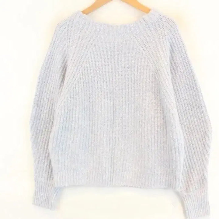 [SOLD OUT] a.v.v standard 하늘색 레글런 니트 M 스카이블루