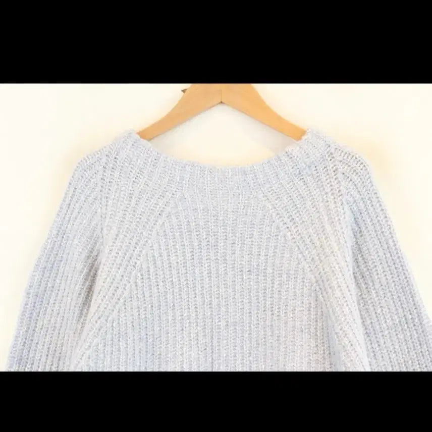 [SOLD OUT] a.v.v standard 하늘색 레글런 니트 M 스카이블루