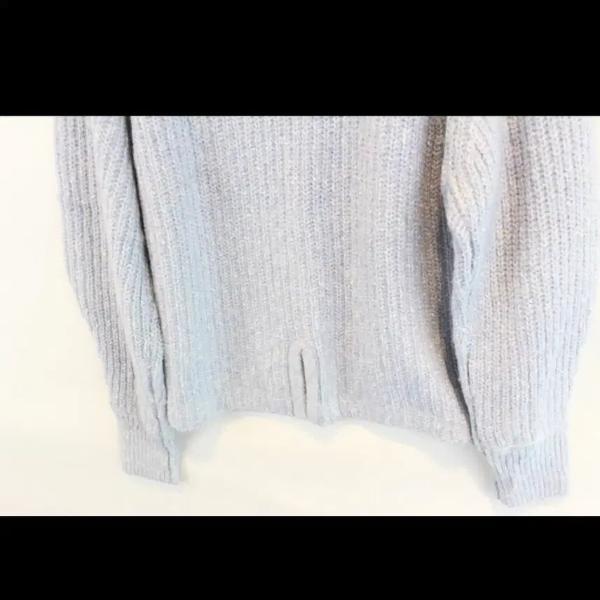 [SOLD OUT] a.v.v standard 하늘색 레글런 니트 M 스카이블루