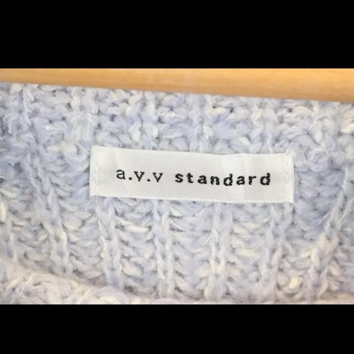 [SOLD OUT] a.v.v standard 하늘색 레글런 니트 M 스카이블루