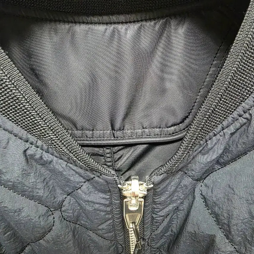 [BUNJANG] Juun.J Reversible Quilted MA-1 Bomber Jacket / 준지 / 22fw 퀼팅 리버시블 마원 / 48