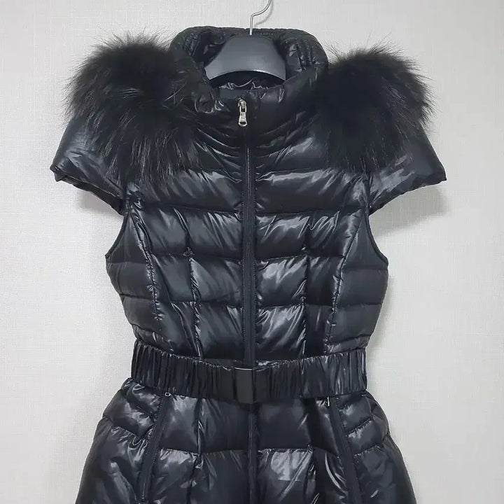[BUNJANG] Egoist Fur Belted Sleeveless Padded Vest / 에고이스트 퍼  벨티드 반팔 패딩 조끼