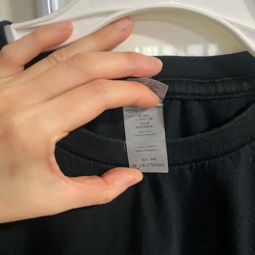 [BUNJANG] Black Printed T-shirt - Navy Logo Shirt / 개당)블랙 프린팅 티셔츠 네이비 로고치셔츠