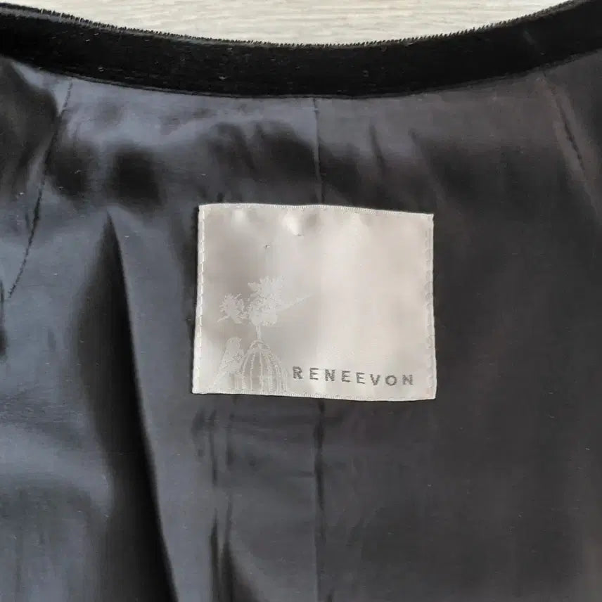 [BUNJANG] Reneyvon Tweed Crop Jacket / 레니본 트위드 크롭 자켓 핑크 퍼프 숄더