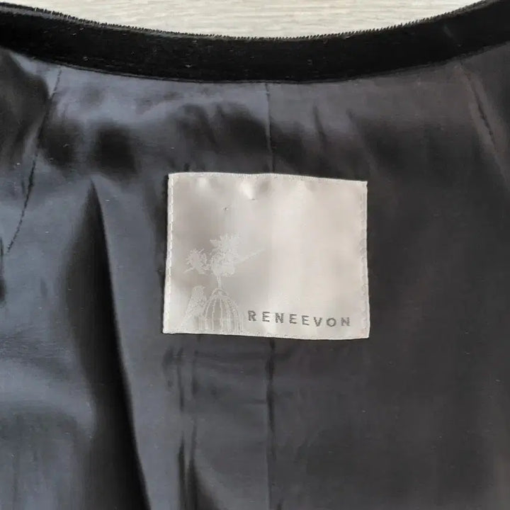 [BUNJANG] Reneyvon Tweed Crop Jacket / 레니본 트위드 크롭 자켓 핑크 퍼프 숄더