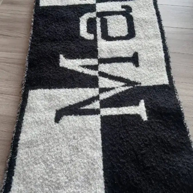 [BUNJANG] Matinkim Wool Acrylic Blend Scarf / 마뗑킴 모 아크릴 혼방 머플러 186센치총길이 소재자체가보풀식