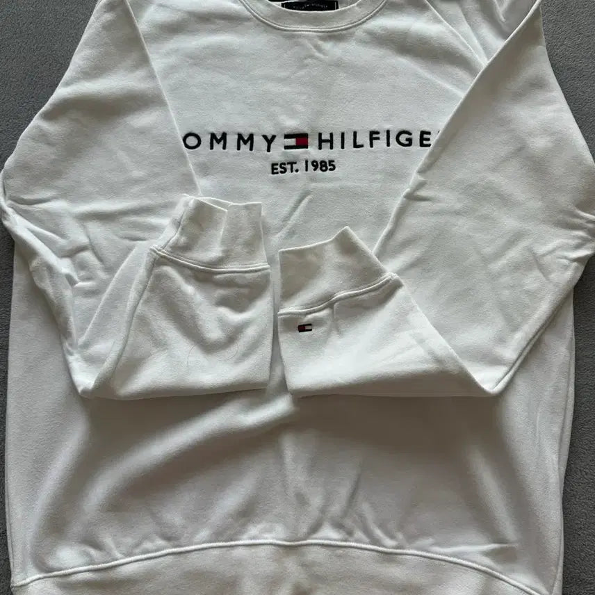 [BUNJANG] Tommy Hilfiger, Mardi Mercredi, Marithe Francois Girbaud, Yeseyesee Sweatshirt / 타미 마르디 마리떼 예스아이씨