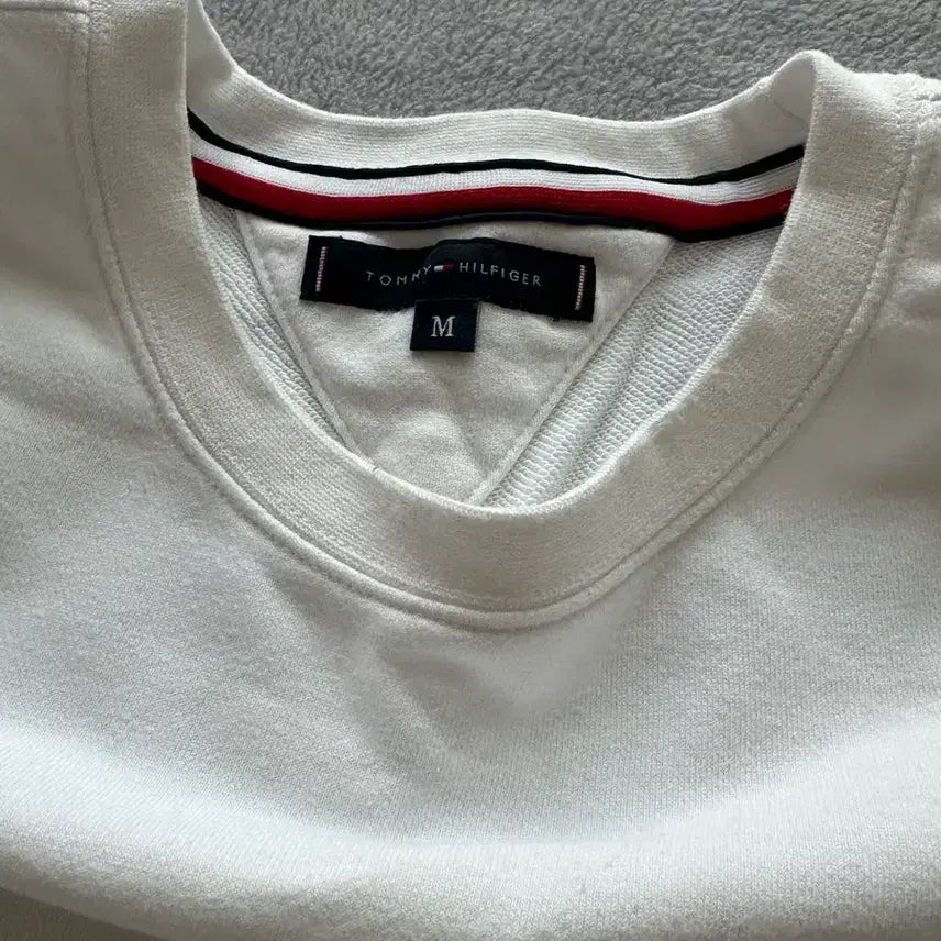 [BUNJANG] Tommy Hilfiger, Mardi Mercredi, Marithe Francois Girbaud, Yeseyesee Sweatshirt / 타미 마르디 마리떼 예스아이씨