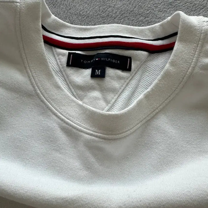 [BUNJANG] Tommy Hilfiger, Mardi Mercredi, Marithe Francois Girbaud, Yeseyesee Sweatshirt / 타미 마르디 마리떼 예스아이씨