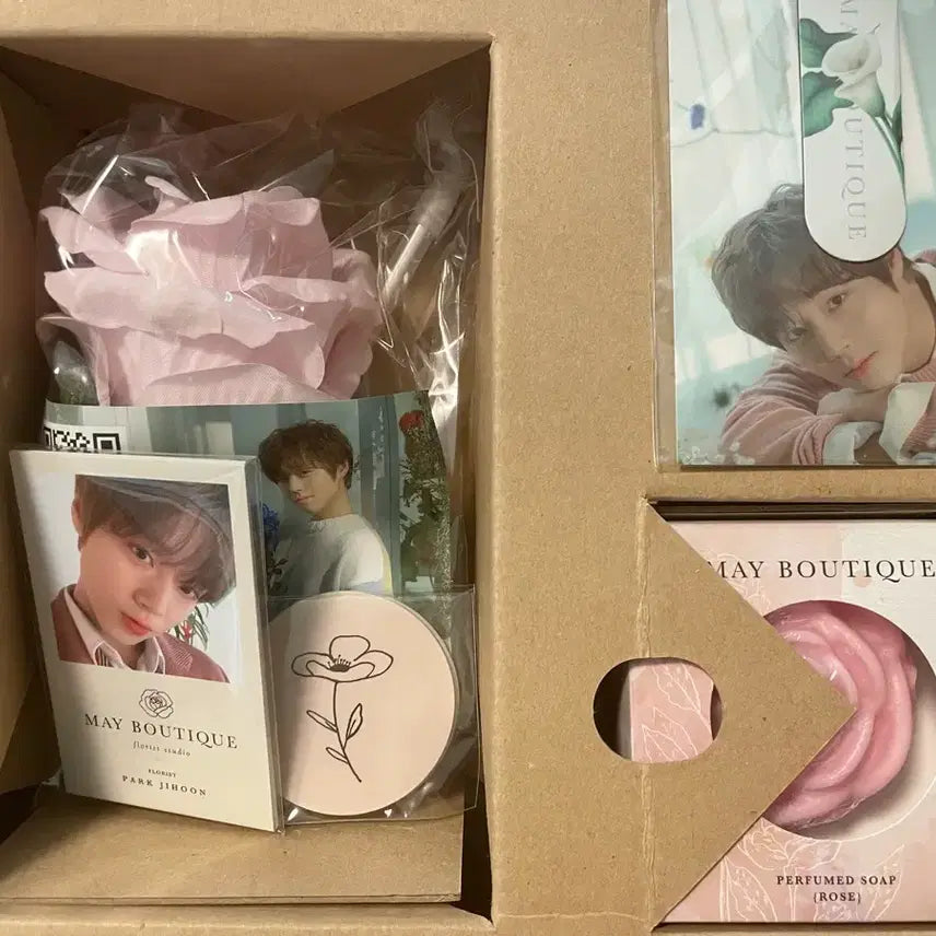 [BUNJANG] Park Jihoon May 2nd Kit / 박지훈 2기 메이 키트 풀박스 (박지훈 굿즈)