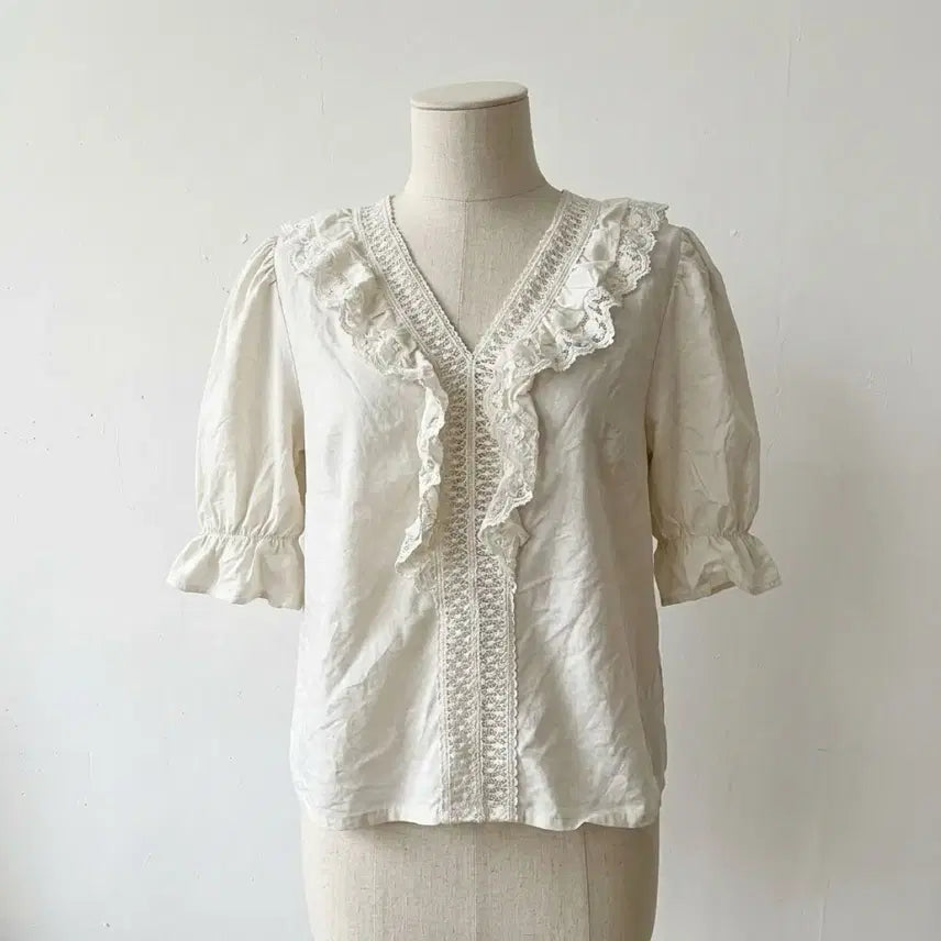 [BUNJANG] Avely Lace Blouse Ivory Puff Sleeve Top / 당일발송) 화이트 레이스 퍼프 블라우스