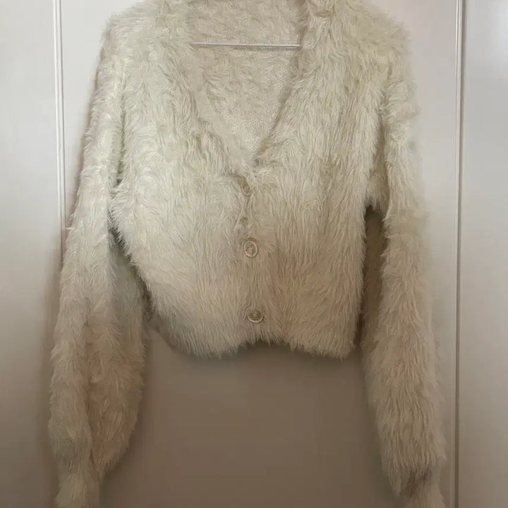 [BUNJANG] Ivory Fur Crop Cardigan / 아이보리 퍼 크롭 가디건