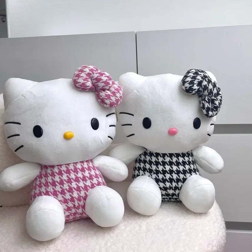 [BUNJANG] Hello Kitty Checkered Doll Bundle / 헬로키티 체크 인형 일괄