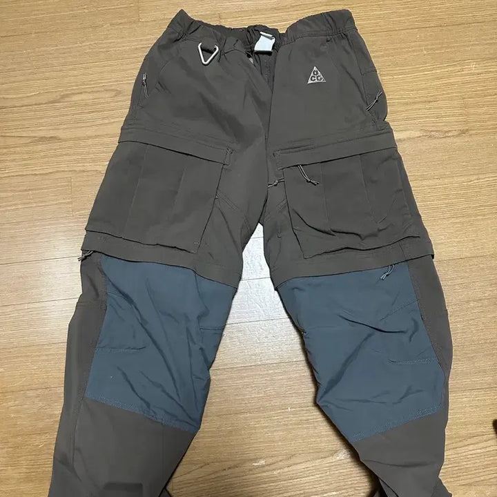 [SOLD OUT] 나이키 ACG 써밋 카고 팬츠 아이언스톤 M사이즈 EU버전