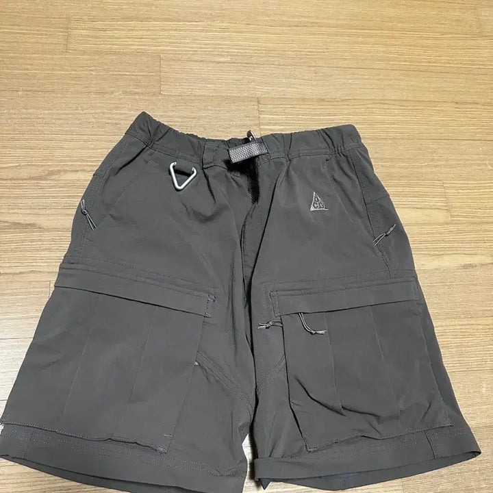 [SOLD OUT] 나이키 ACG 써밋 카고 팬츠 아이언스톤 M사이즈 EU버전